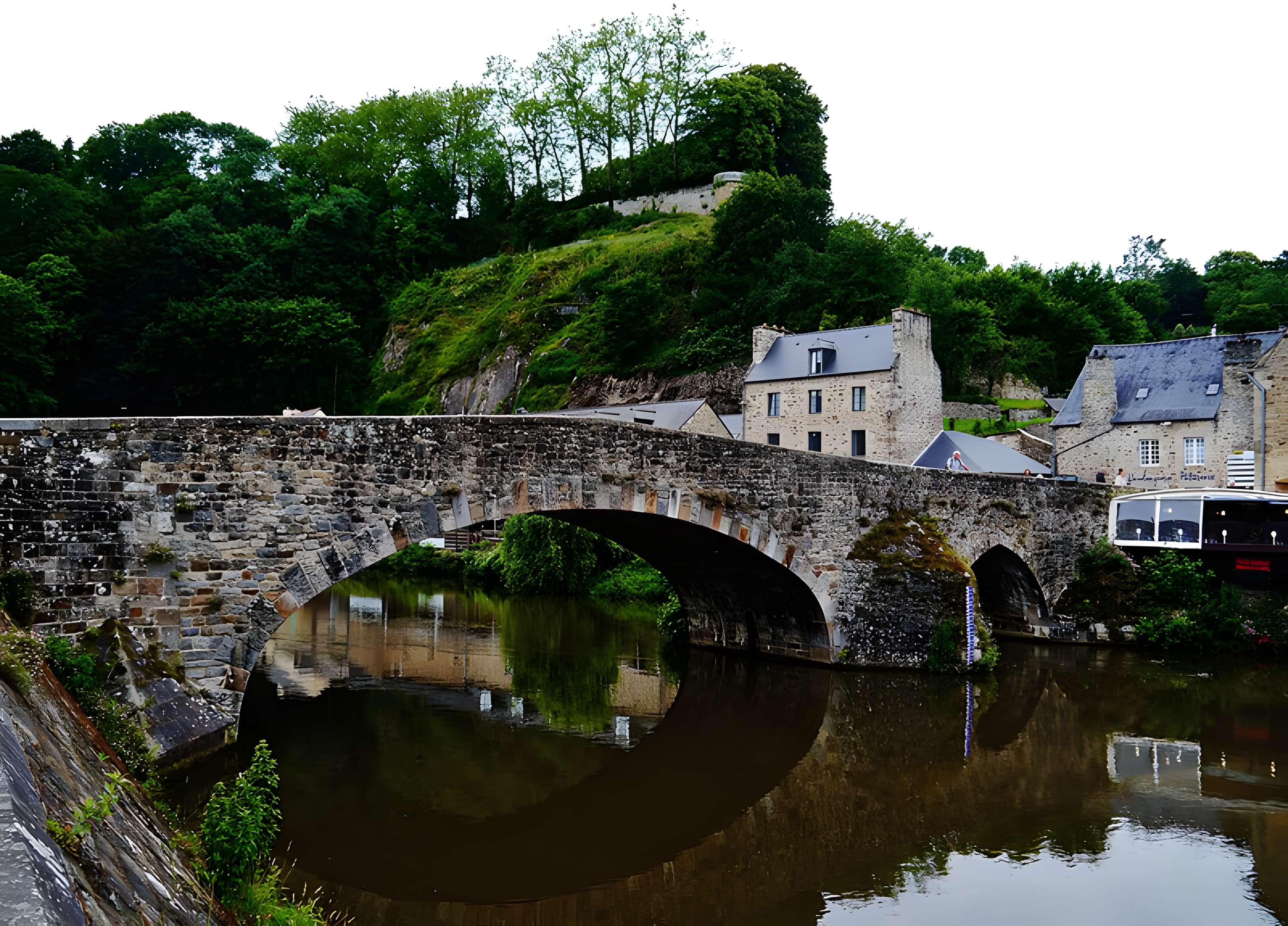 Vieux pont de Dinan