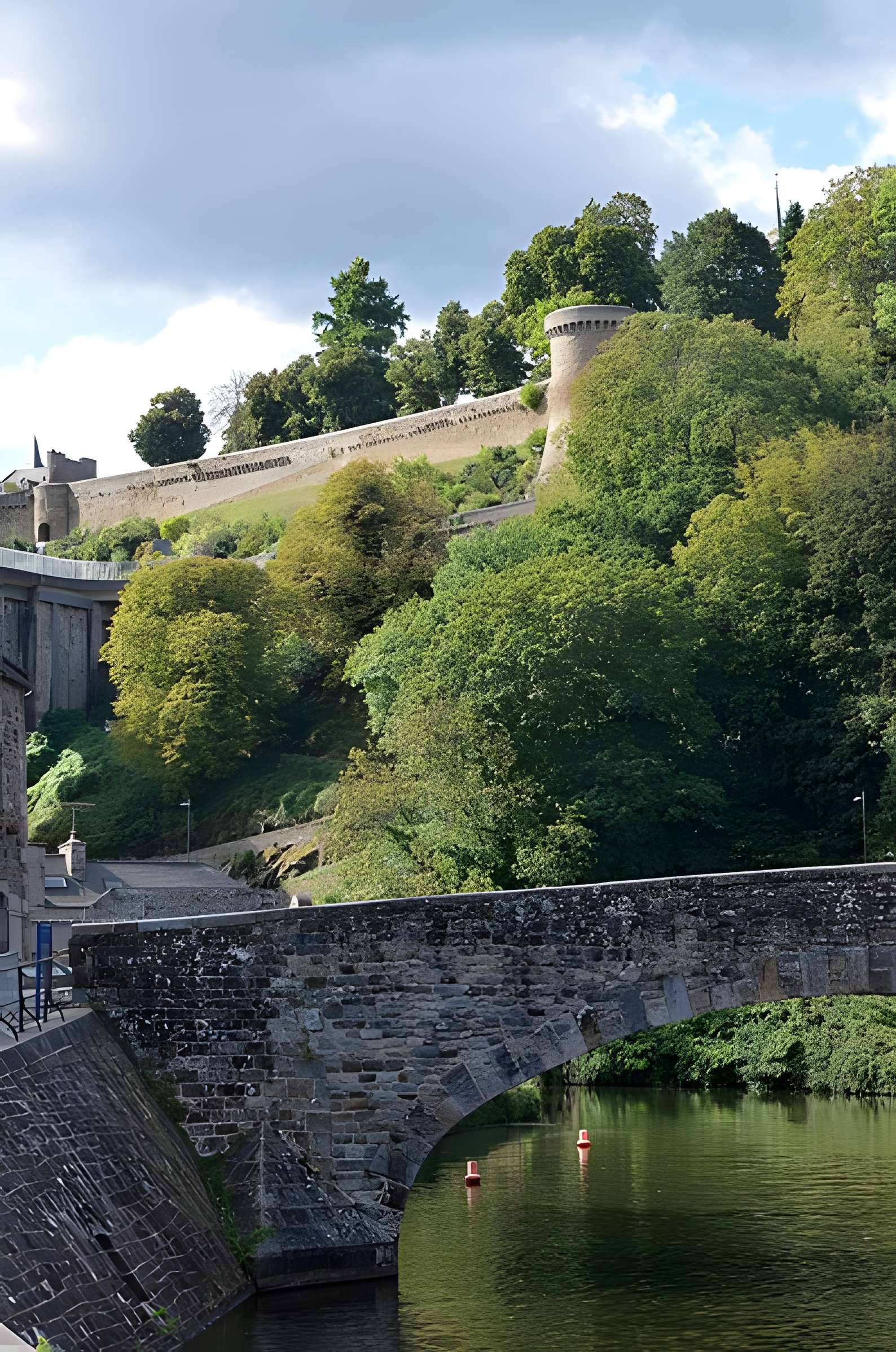 Vieux pont de Dinan