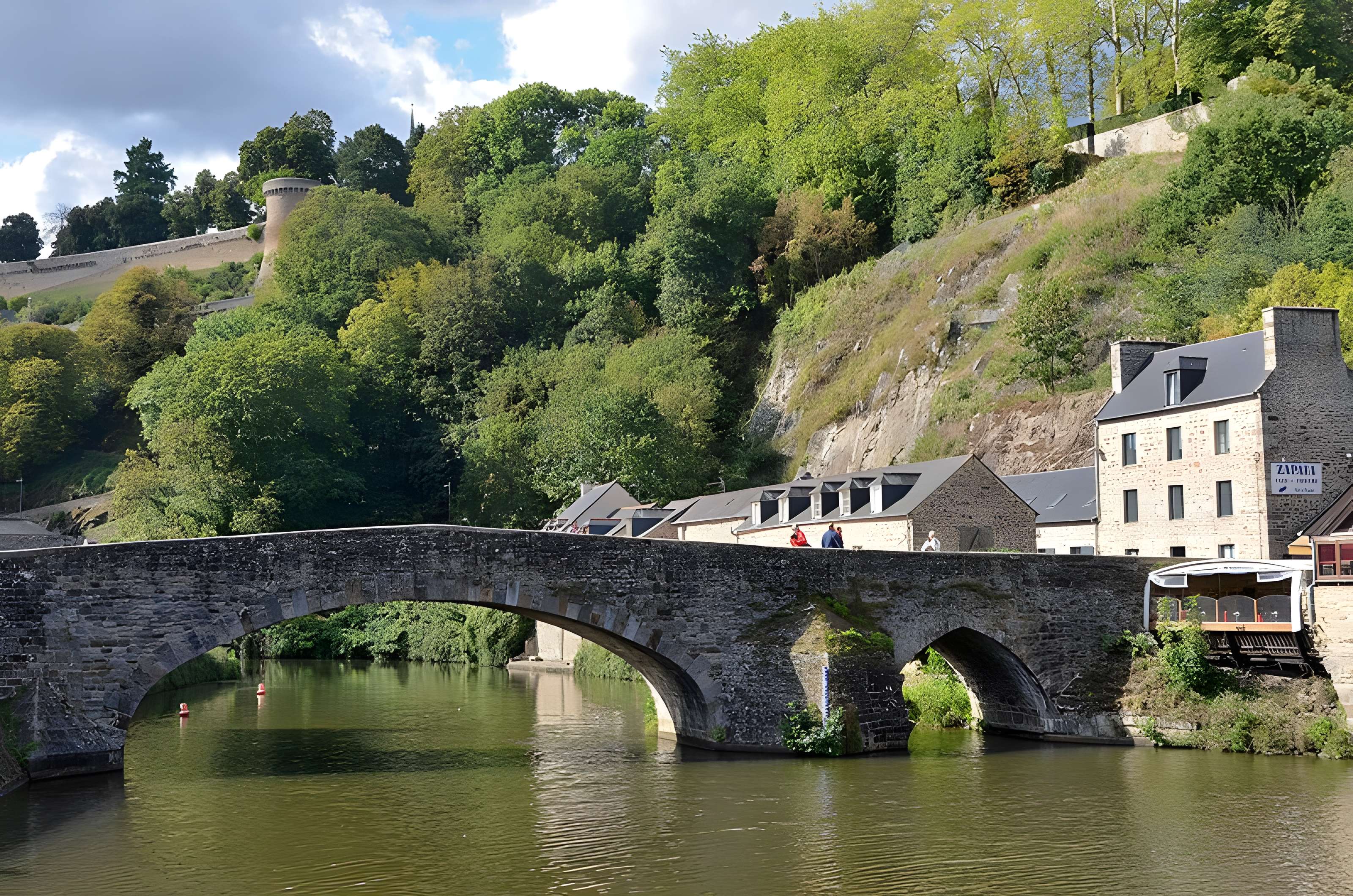 Vieux pont de Dinan