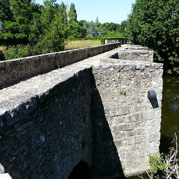 Vieux pont de Gourgé