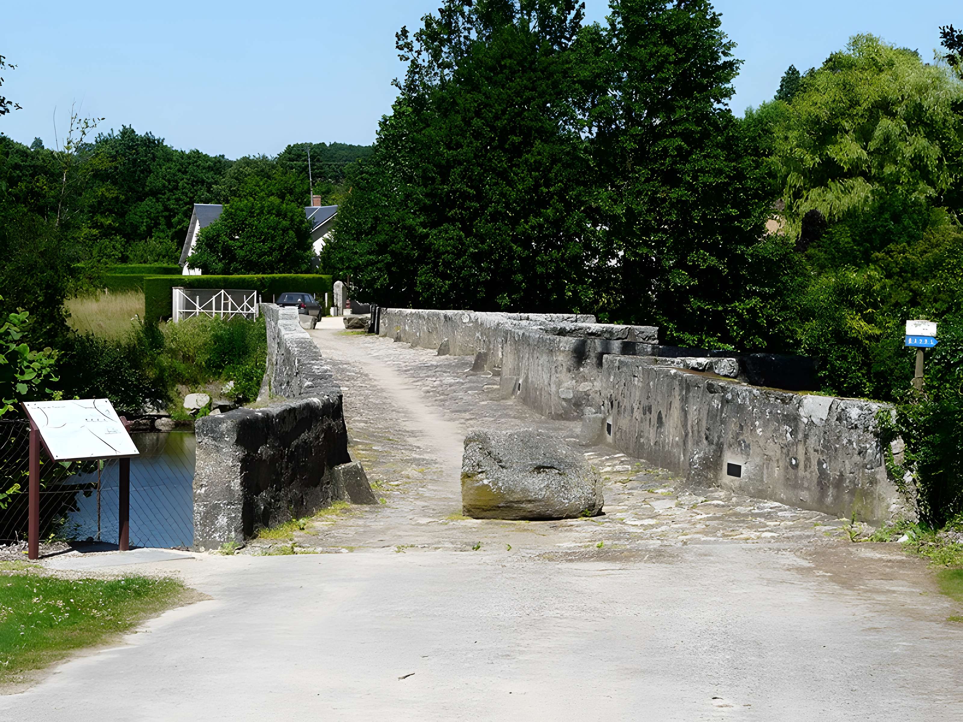 Vieux pont de Gourgé