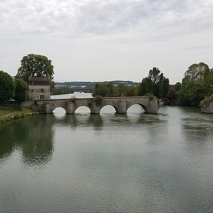 Photo de Vieux pont de Limay également sur commune de Mantes-la-Jolie