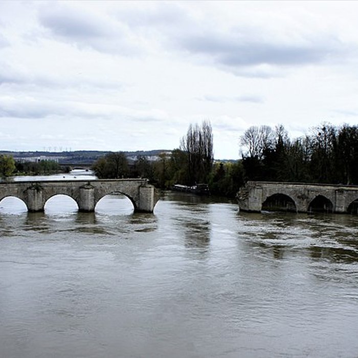 Photo de Vieux pont de Limay également sur commune de Mantes-la-Jolie