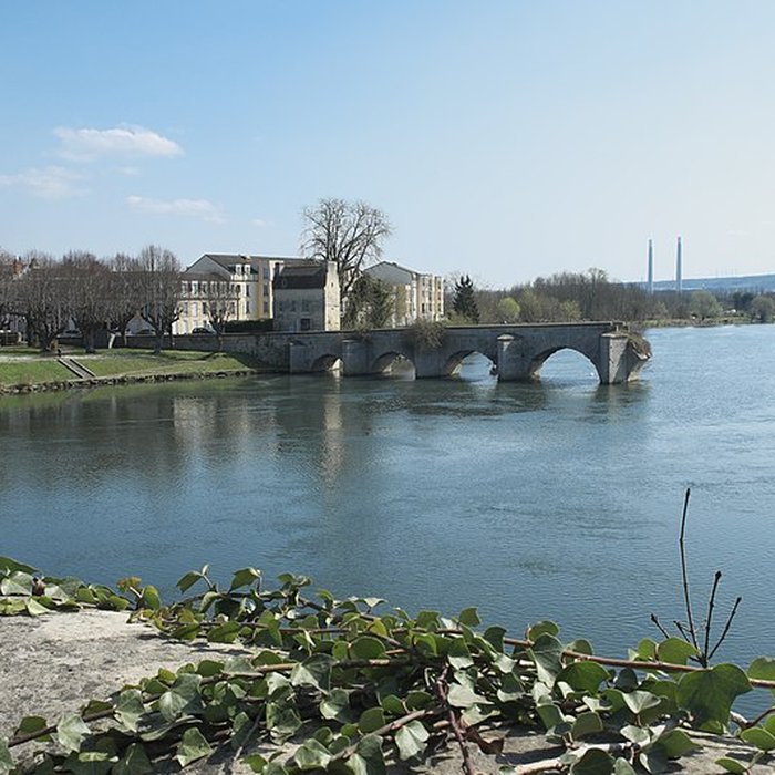 Photo de Vieux pont de Limay également sur commune de Mantes-la-Jolie