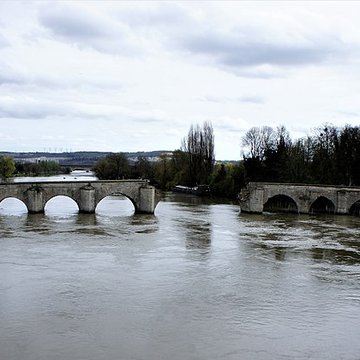 Vieux pont de Limay également sur commune de Mantes-la-Jolie