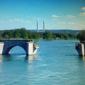 Vieux pont de Limay également sur commune de Mantes-la-Jolie