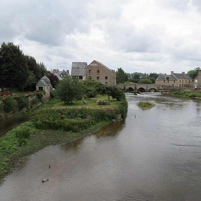 Photo de Vieux pont sur la Selune également sur commune de Poilley