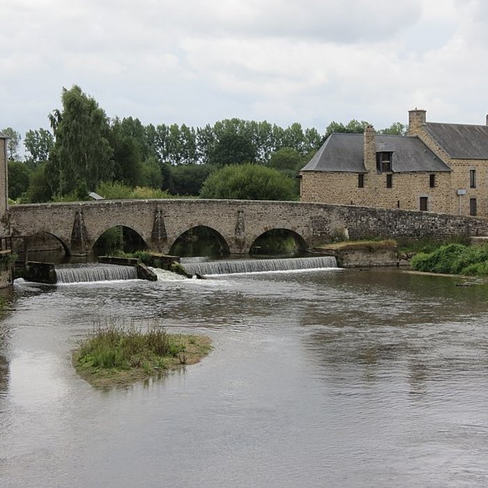 Photo de Vieux pont sur la Selune également sur commune de Poilley