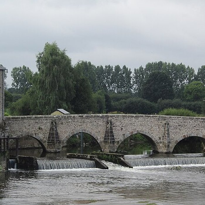 Photo de Vieux pont sur la Selune également sur commune de Poilley