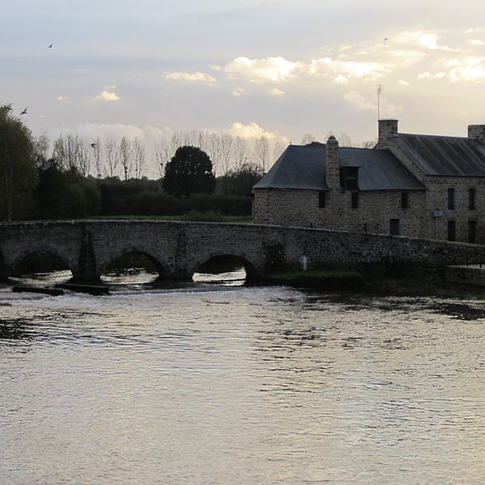 Photo de Vieux pont sur la Selune également sur commune de Poilley