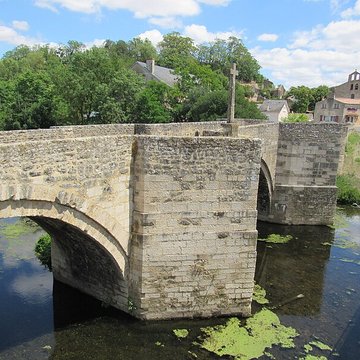 Vieux pont de Saint-Généroux