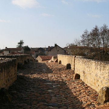 Vieux pont de Saint-Généroux