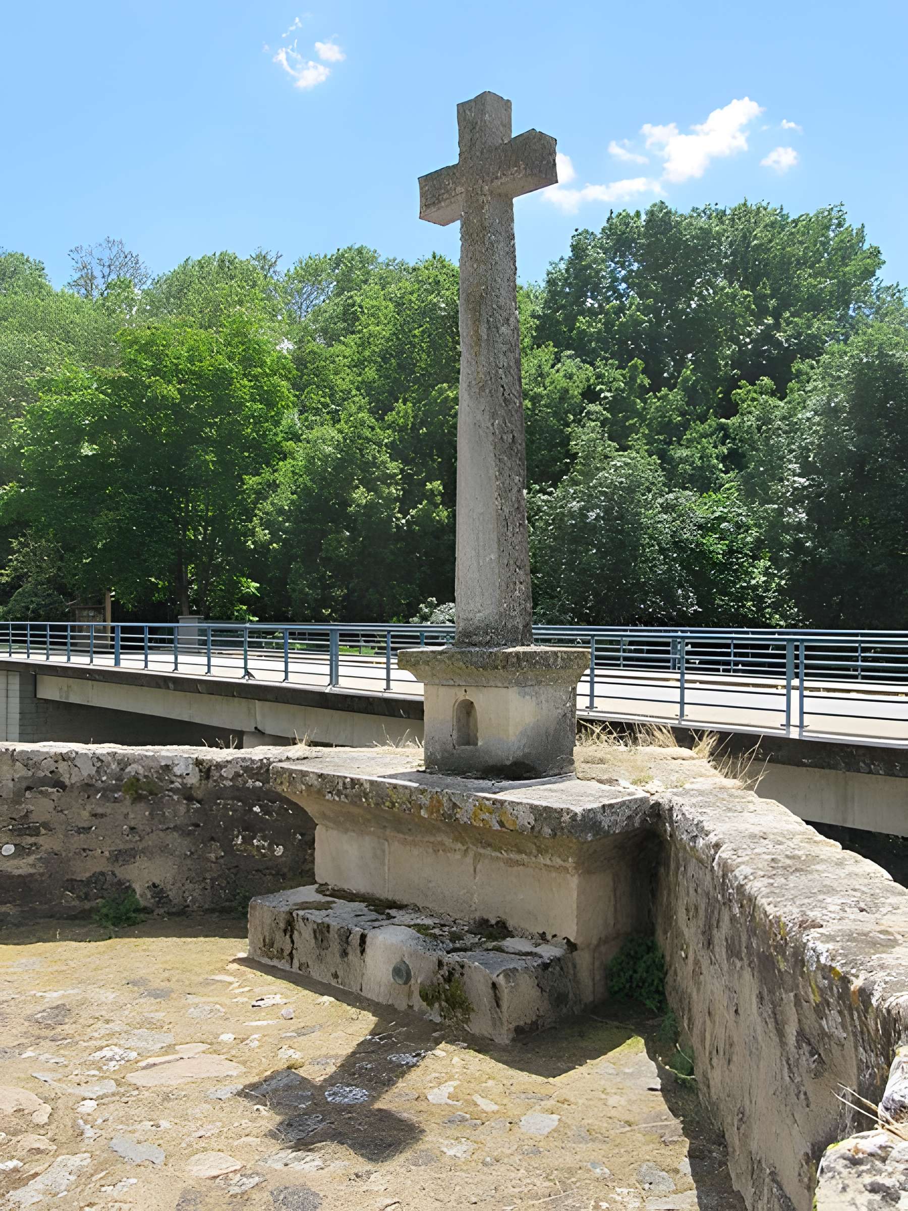 Vieux pont de Saint-Généroux