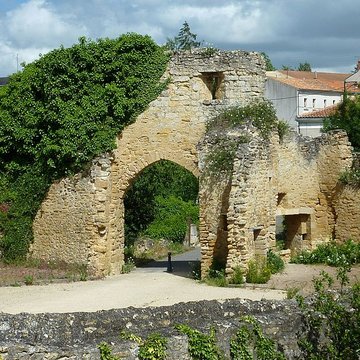 Vieux Pont et poterne de Thouars