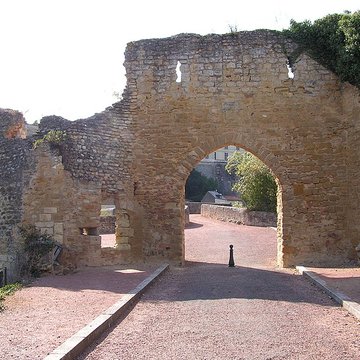 Vieux Pont et poterne de Thouars