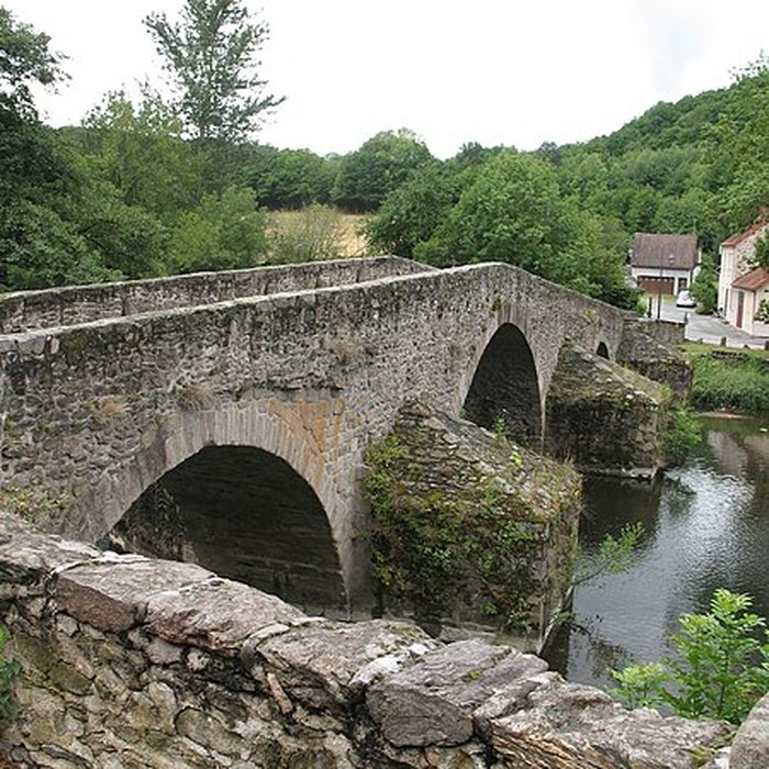 Photo de Vieux pont sur la Sioule à Menat