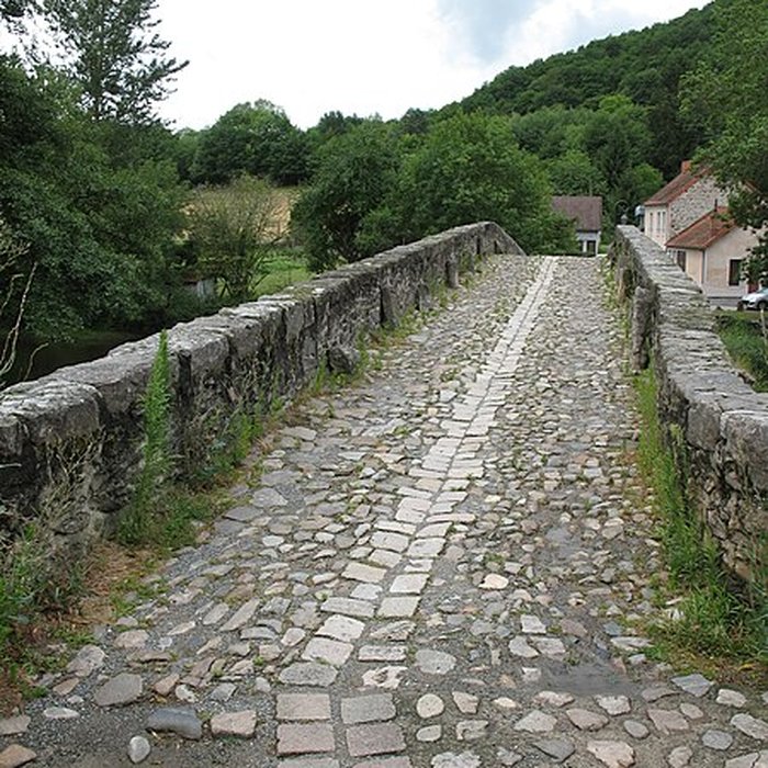 Photo de Vieux pont sur la Sioule à Menat