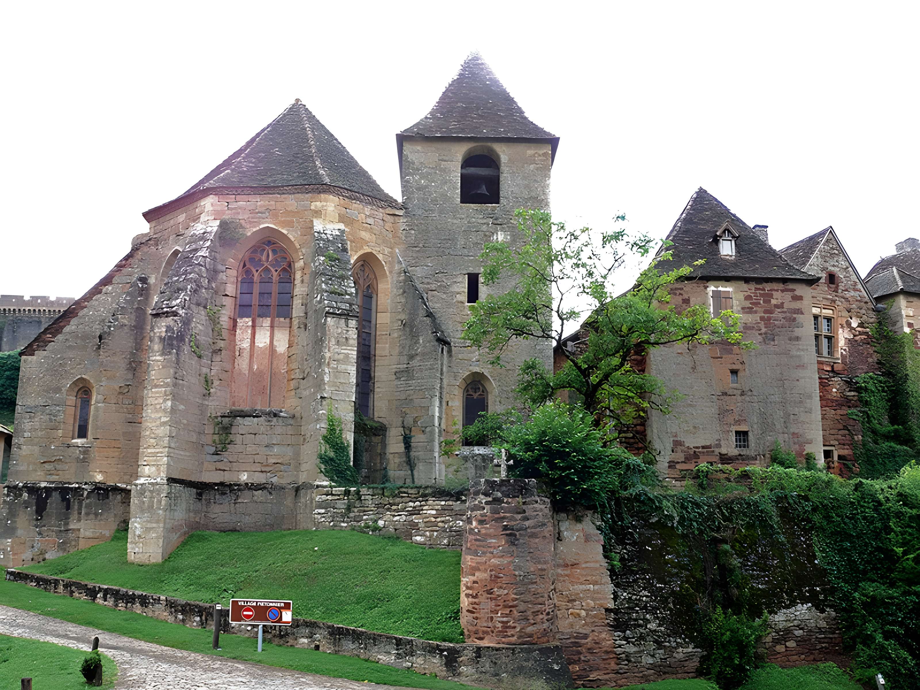 Collégiale Saint-Louis du château de Castelnau-de-Bretenoux