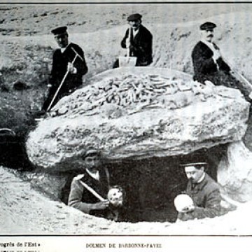 dolmen sous tumulus a barbonne fayel