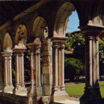 Abbaye de Cormery Chapiteaux du cloître