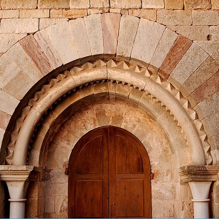 Photo de Ancienne abbaye Saint-Pierre de Lunas