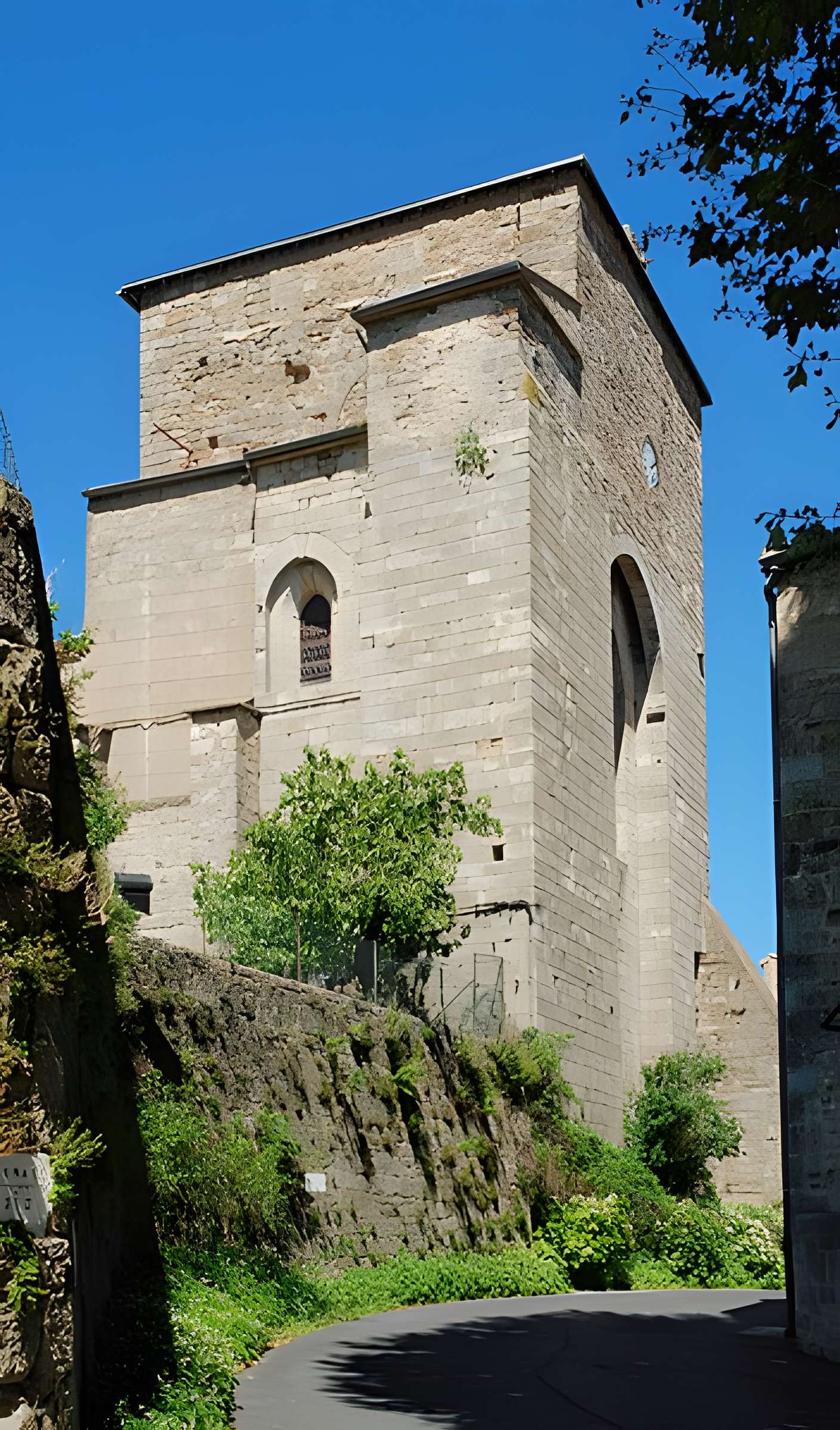 Ancienne abbaye Saint-Pierre de Lunas