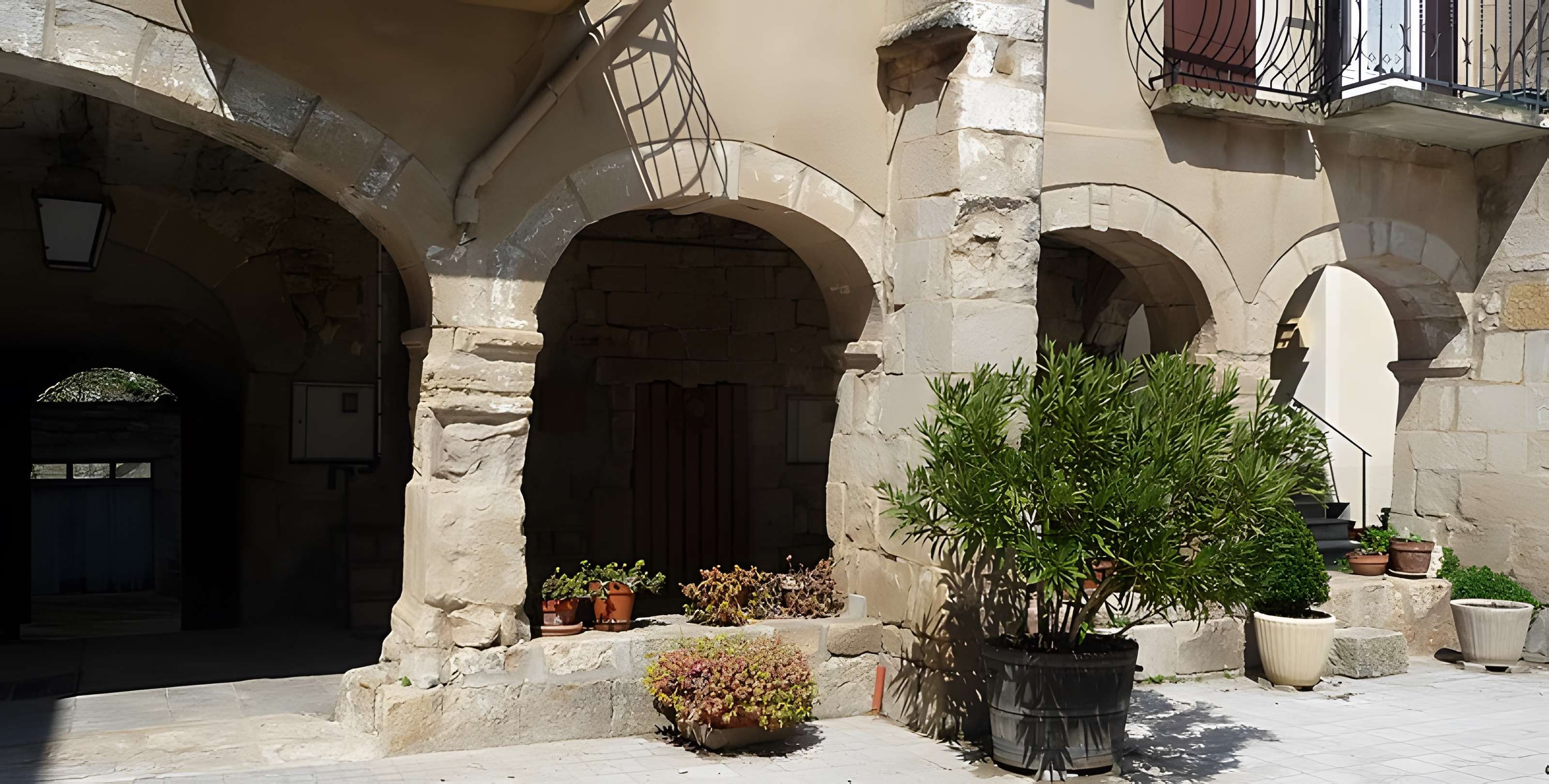 Ancienne abbaye Saint-Pierre de Lunas