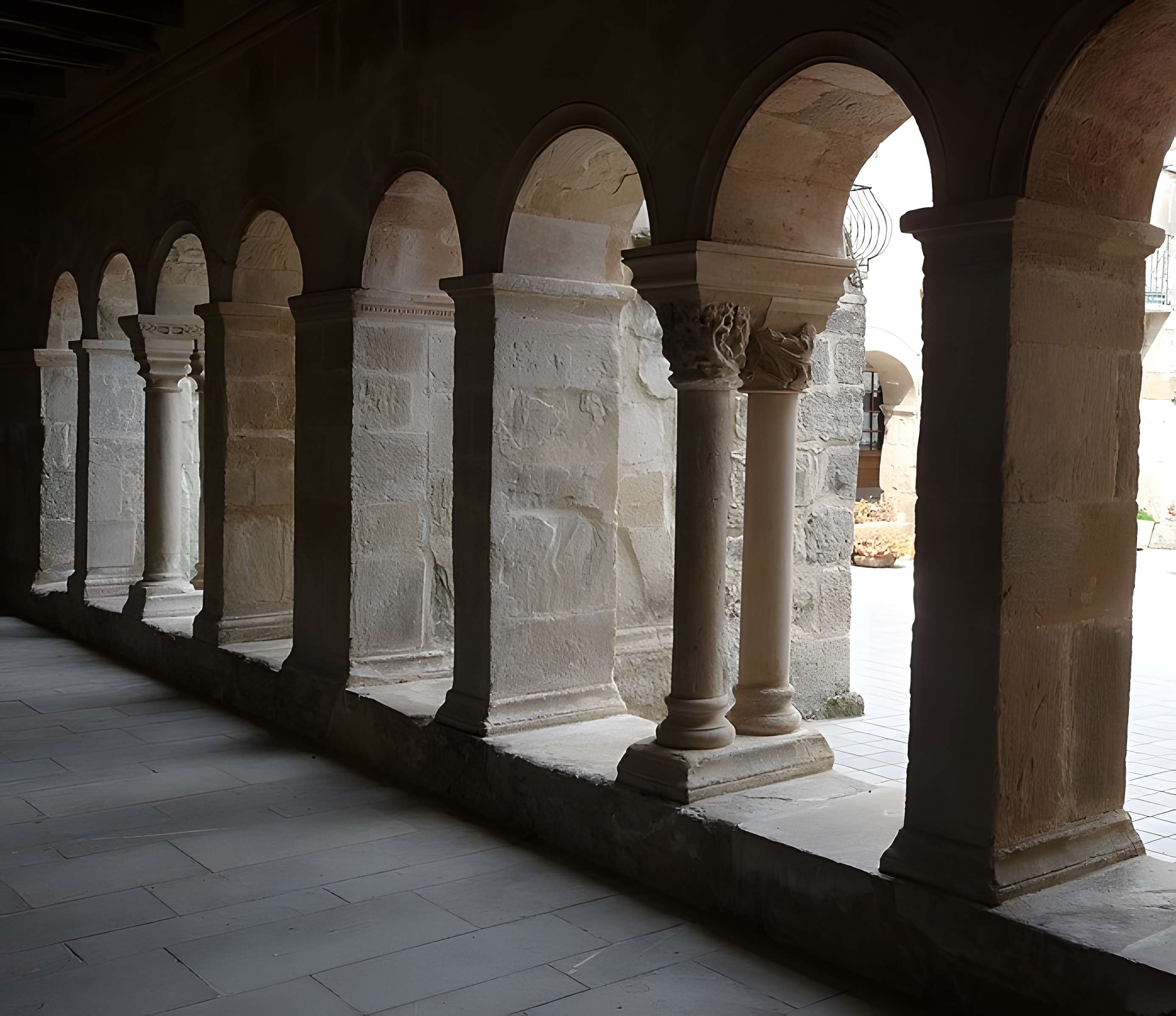 Ancienne abbaye Saint-Pierre de Lunas