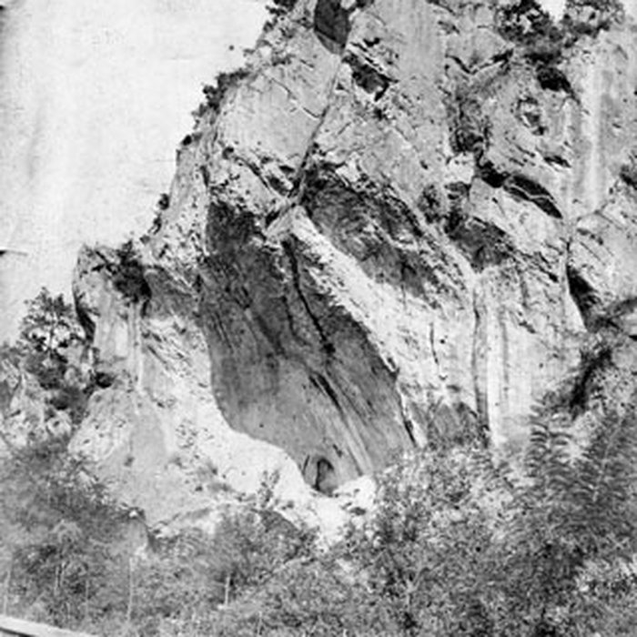 Photo de Abris sous roche du château de Bruniquel