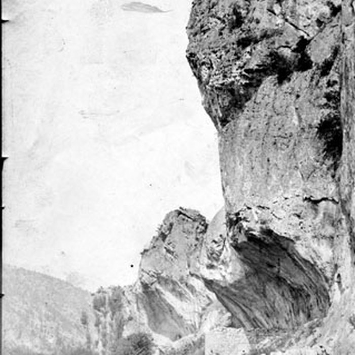 Photo de Abris sous roche du château de Bruniquel