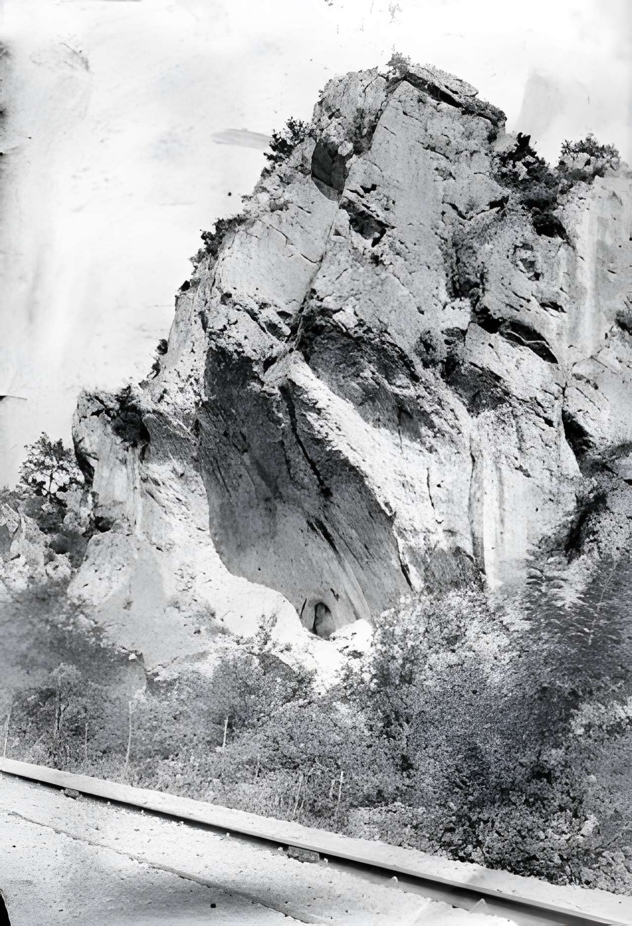 Abris sous roche du château de Bruniquel