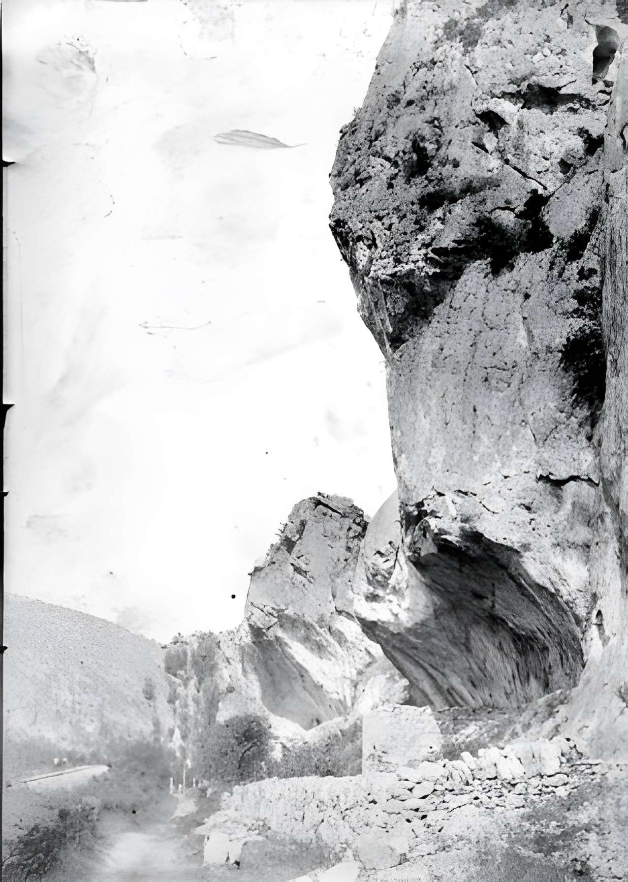 Abris sous roche du château de Bruniquel