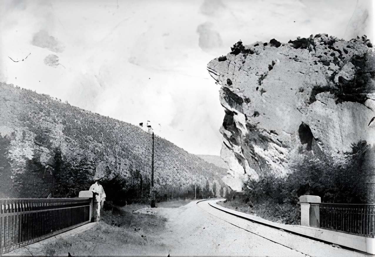Abris sous roche du château de Bruniquel