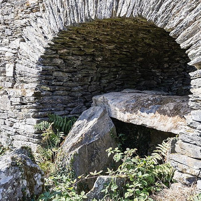 Photo de Allée couverte de Coët Correc à Mûr-de-Bretagne