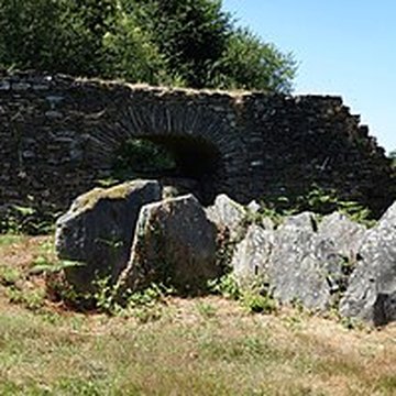 Allée couverte de Coët Correc à Mûr-de-Bretagne