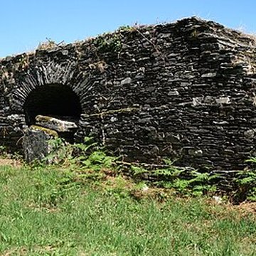 Allée couverte de Coët Correc à Mûr-de-Bretagne