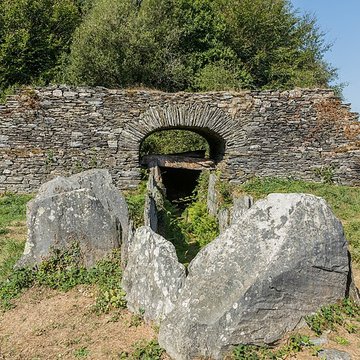 Allée couverte de Coët Correc à Mûr-de-Bretagne