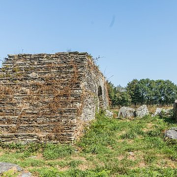 Allée couverte de Coët Correc à Mûr-de-Bretagne