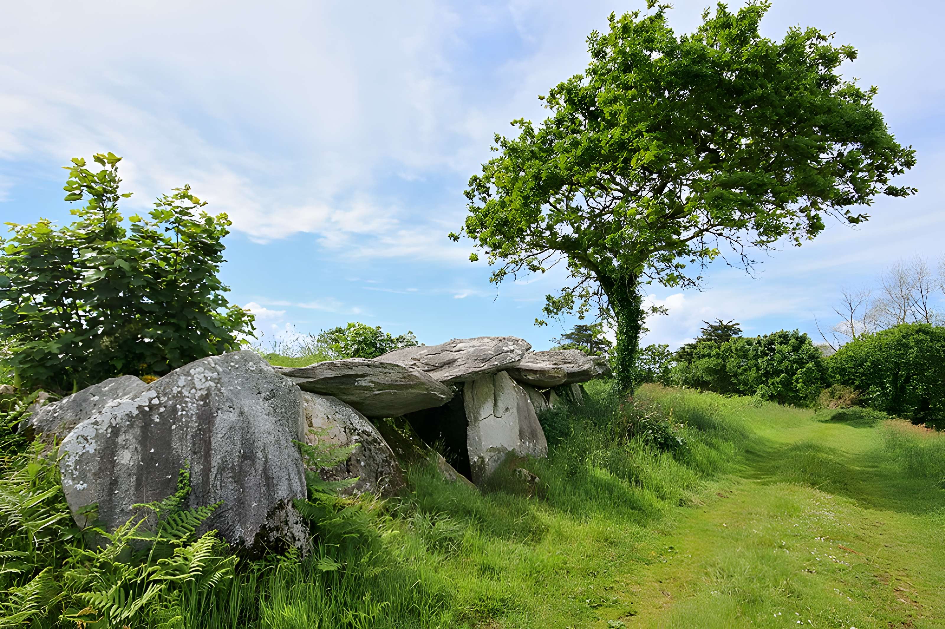 Allée couverte de Kerbalannec à Beuzec-Cap-Sizun