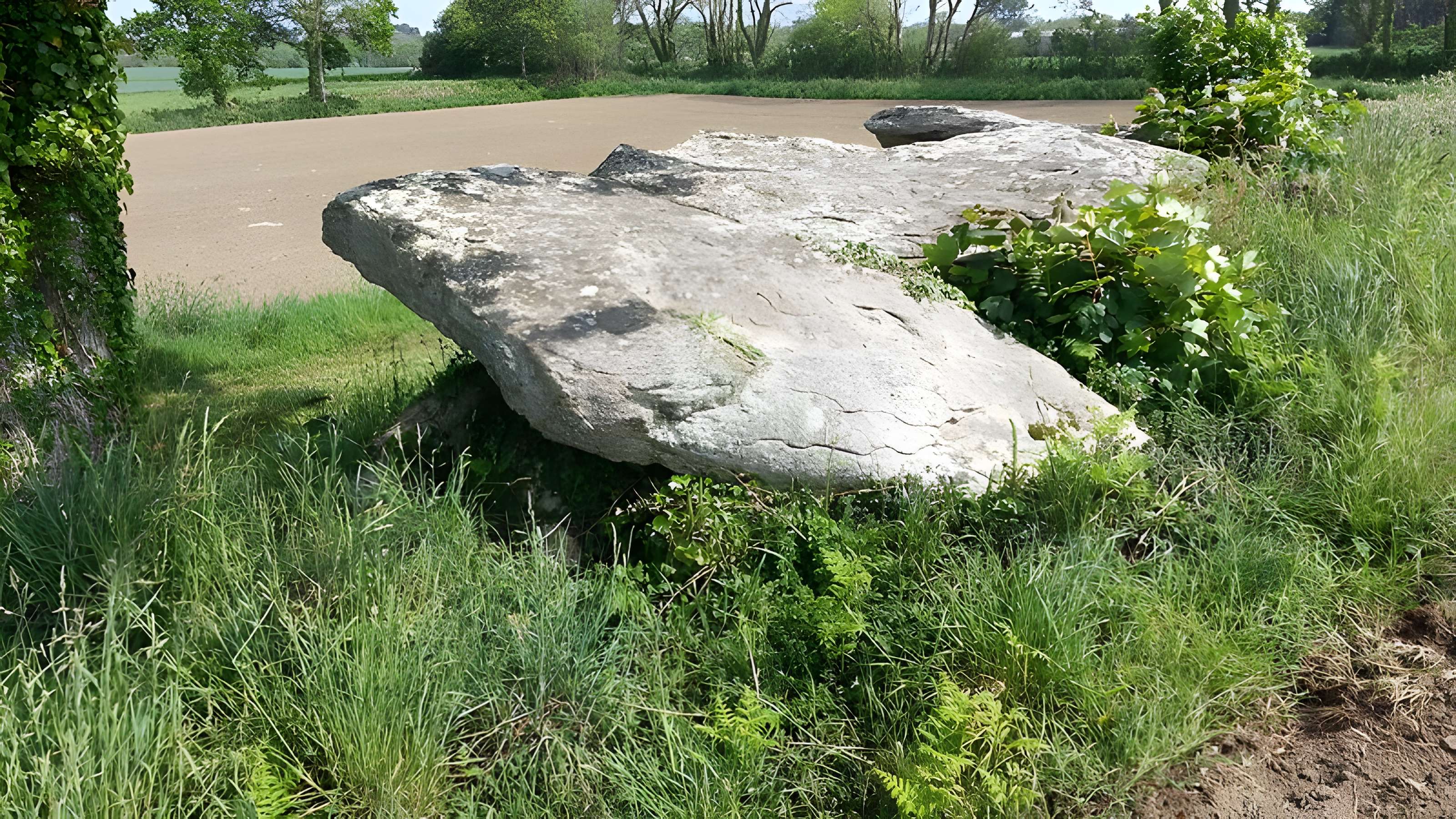 Allée couverte de Kerbalannec à Beuzec-Cap-Sizun