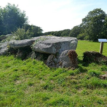 Allée couverte de Kergoustance à Moëlan-sur-Mer
