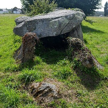 Allée couverte de Kergoustance à Moëlan-sur-Mer