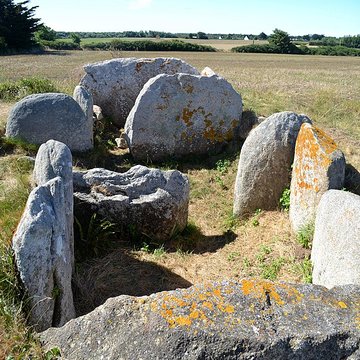 Allée couverte de Kerugon à Plomeur