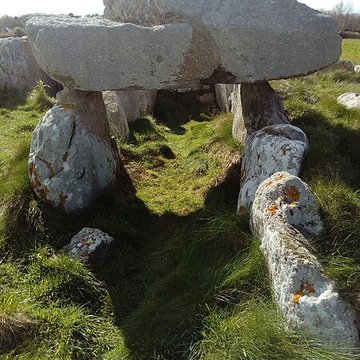 Allée couverte de Kerugon à Plomeur