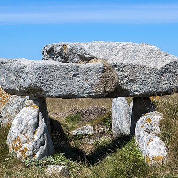 Allée couverte de Kerugon à Plomeur