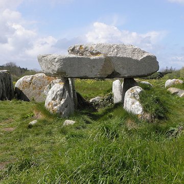 Allée couverte de Kerugon à Plomeur