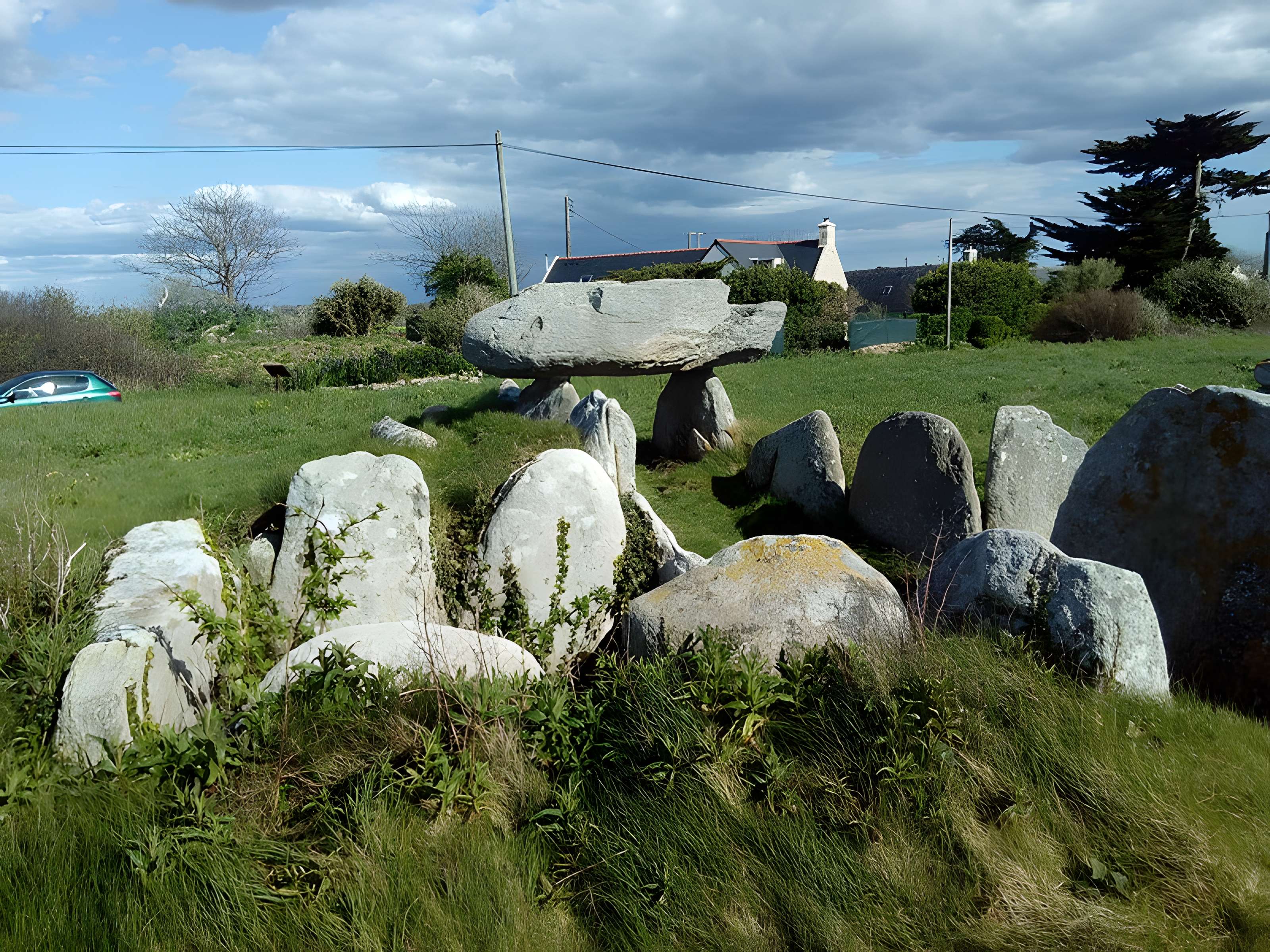 Allée couverte de Kerugon à Plomeur