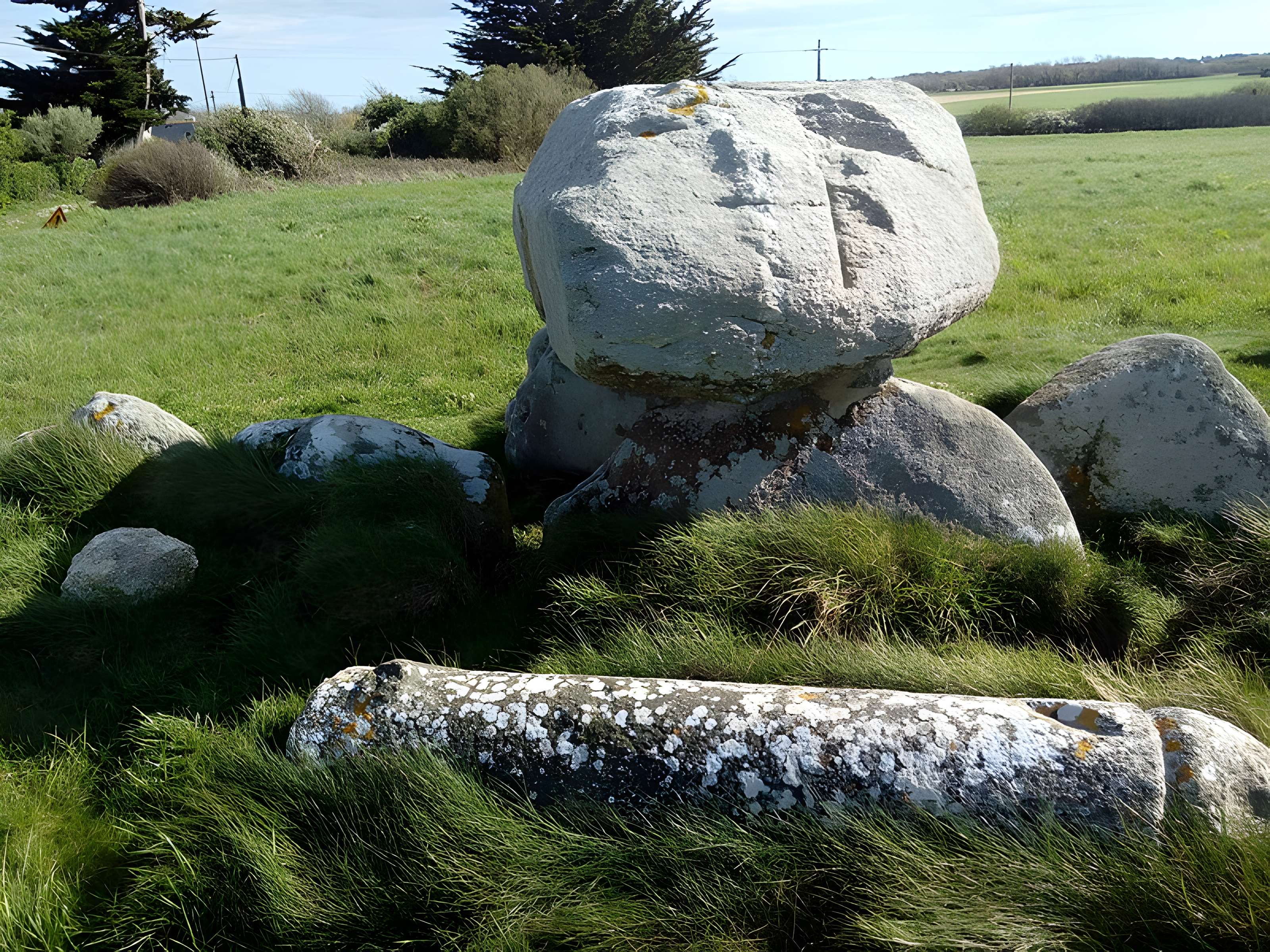 Allée couverte de Kerugon à Plomeur