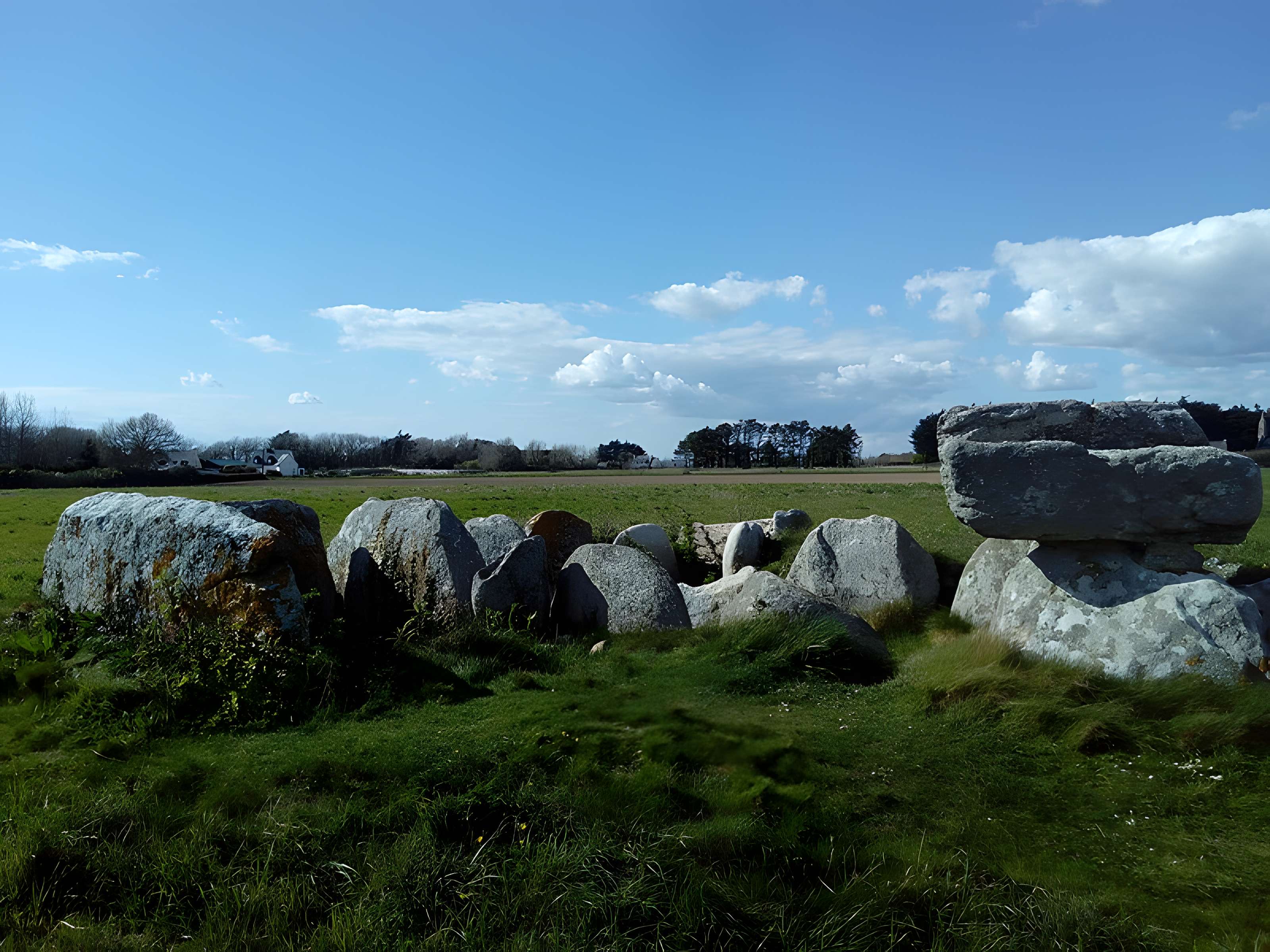 Allée couverte de Kerugon à Plomeur