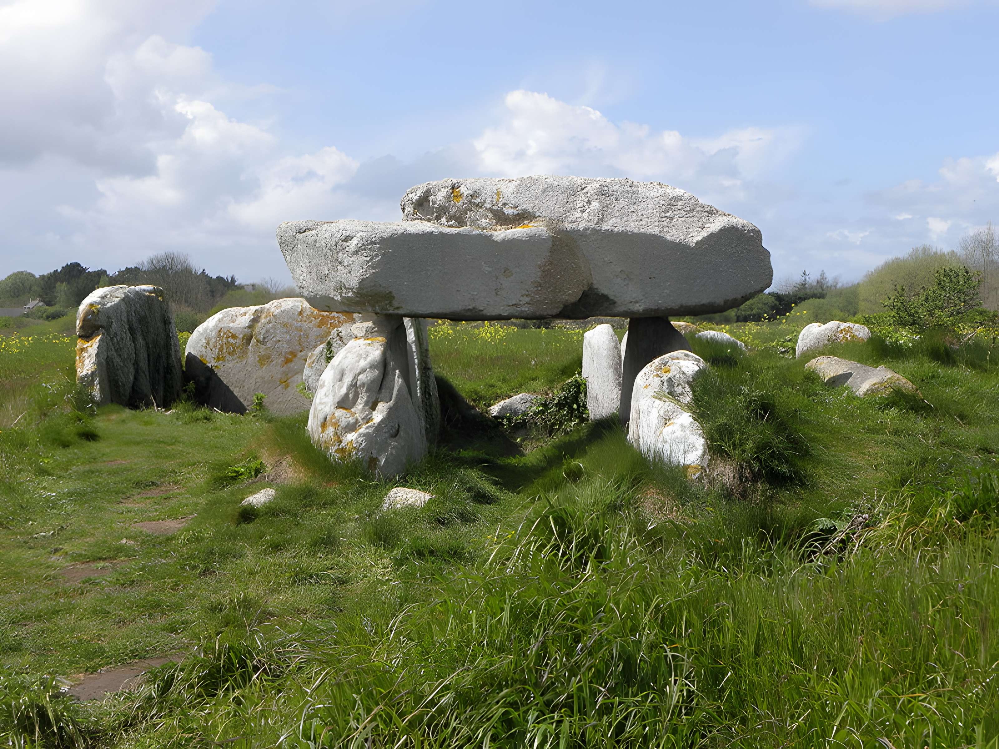 Allée couverte de Kerugon à Plomeur